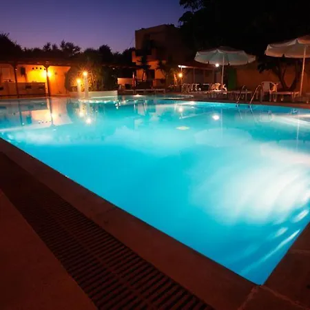 Lejlighedshotel Pergamos Village 2*