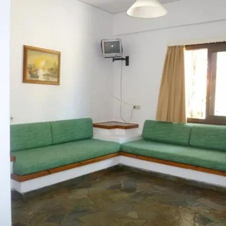 Lejlighedshotel Pergamos Village 2*